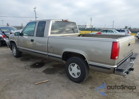 1998 Chevrolet C1500 Fleetside z USA, uszkodzony, nr VIN 1GCEC19R2WR112467